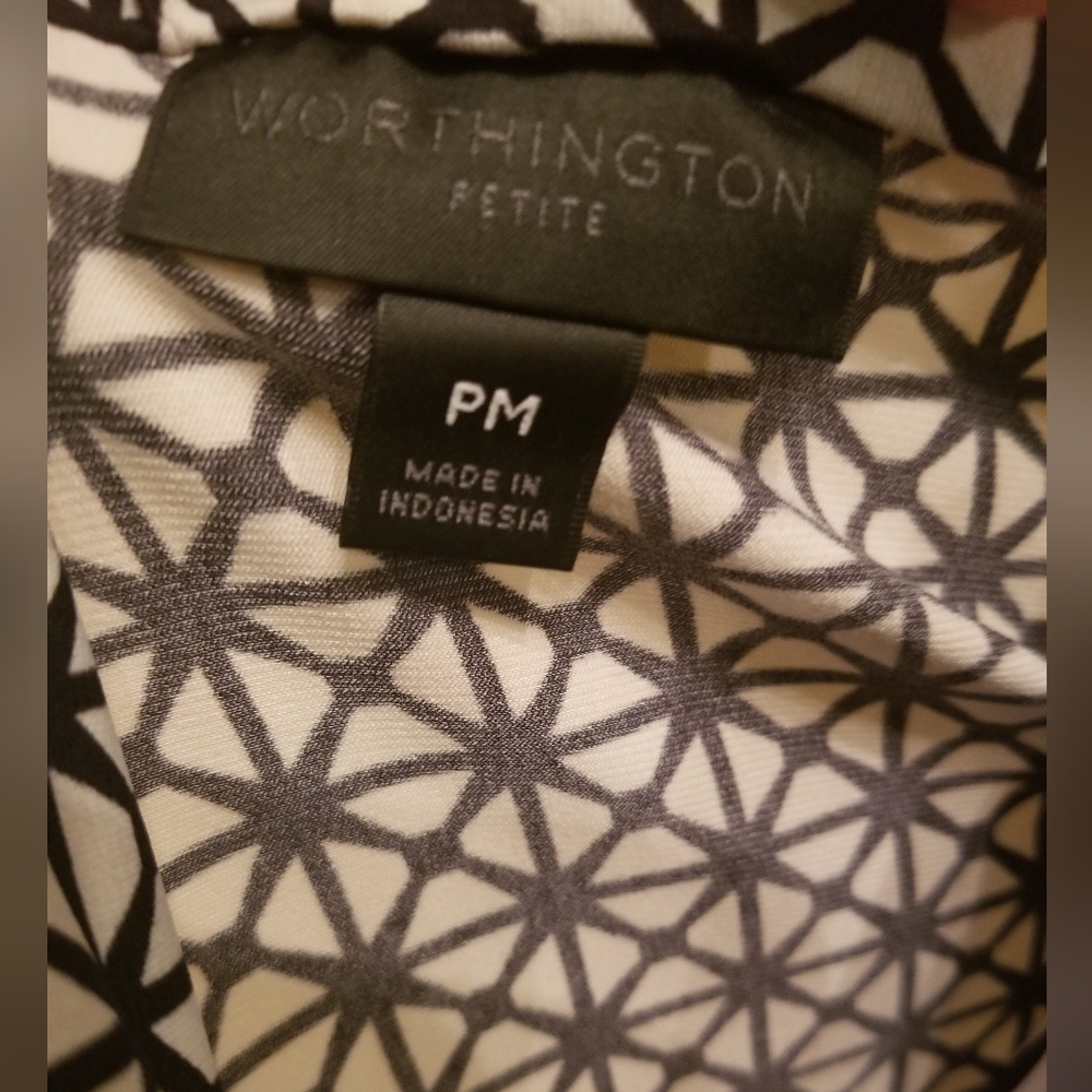 Worthington Black and White Sleeveless Patterned Blouse Faux Leather Sides - Picture 7 of 7